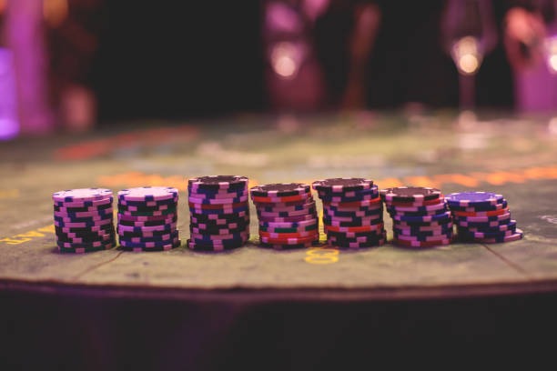 Andar Bahar live-dealer table on java88 mobile showing card spread and betting interface